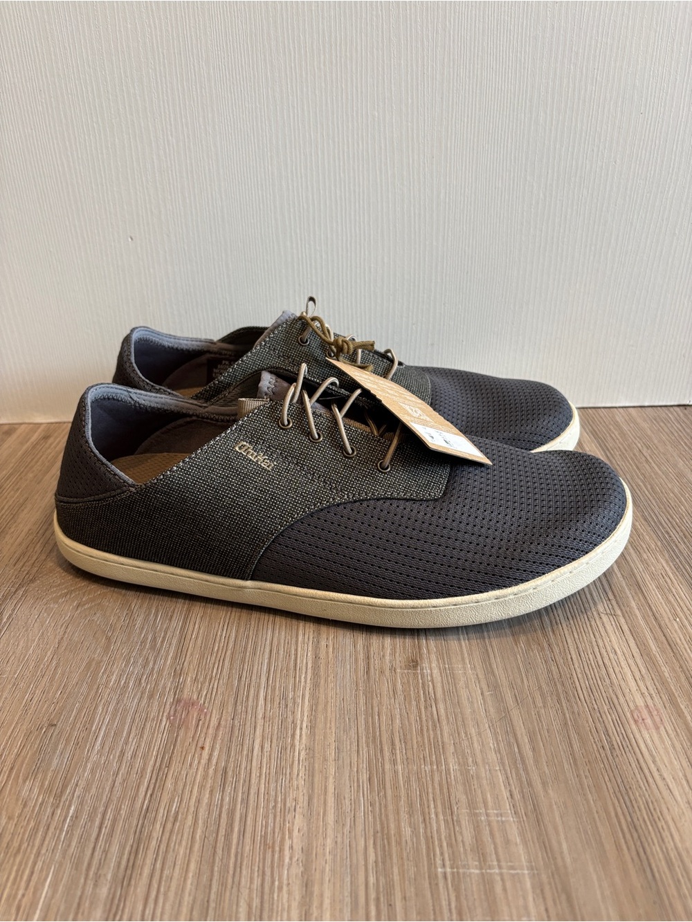 New  OluKai Men's Nohea Moku Charcoal Clay Mesh Lace-Up Shoes Size 11